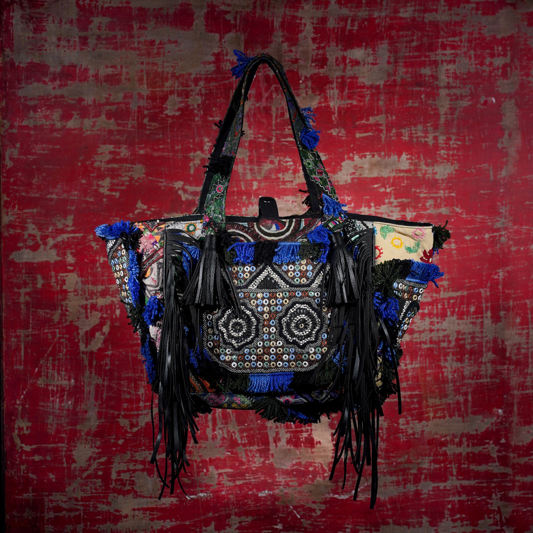 Black Papaya Fringe Tote 007