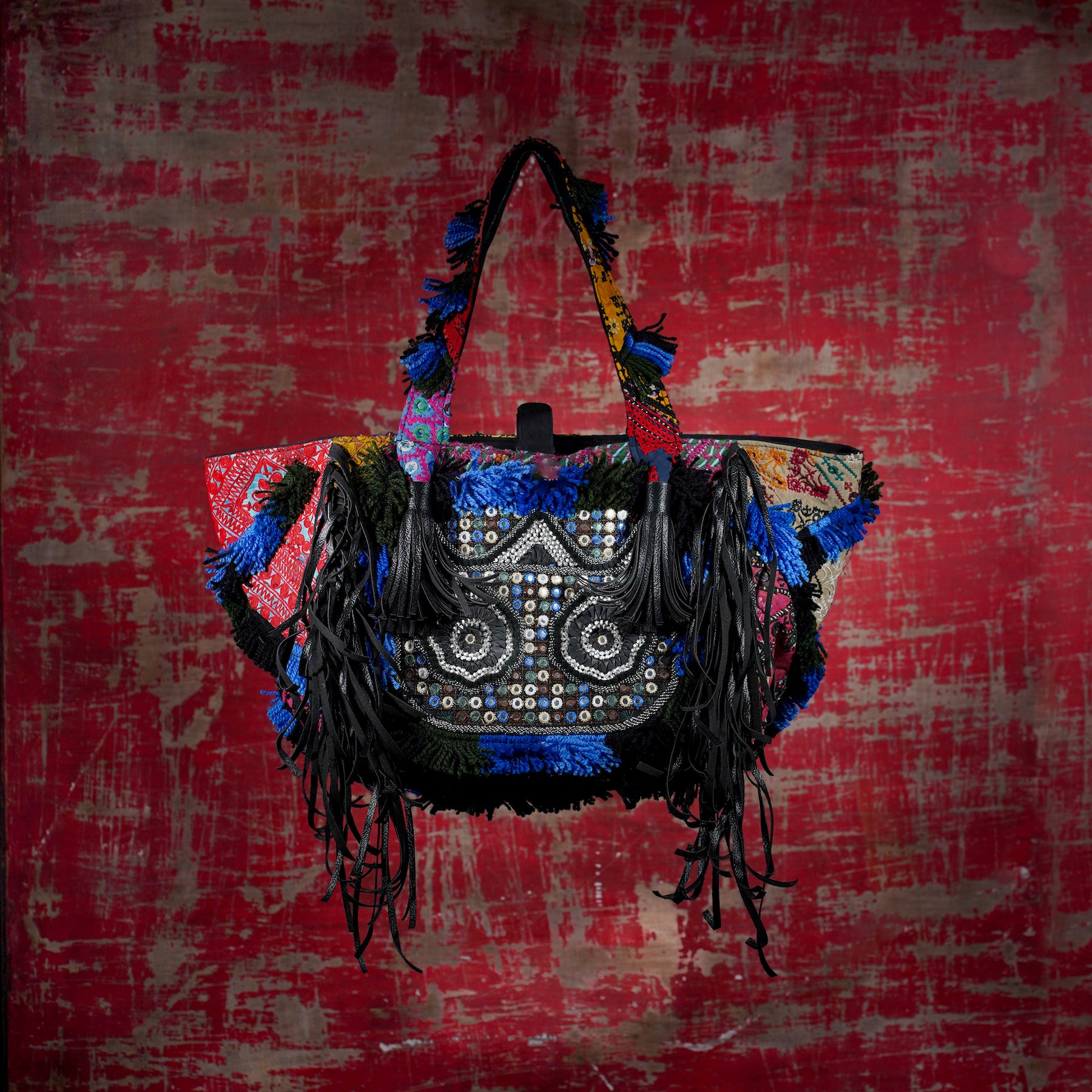 Black Papaya Fringe Tote 008