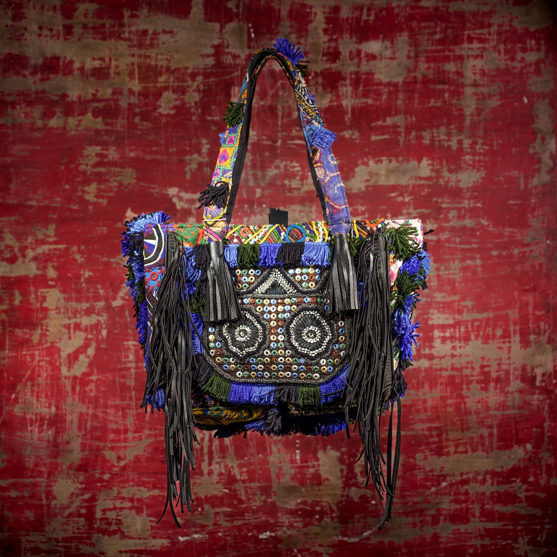 Black Papaya Fringe Tote 009