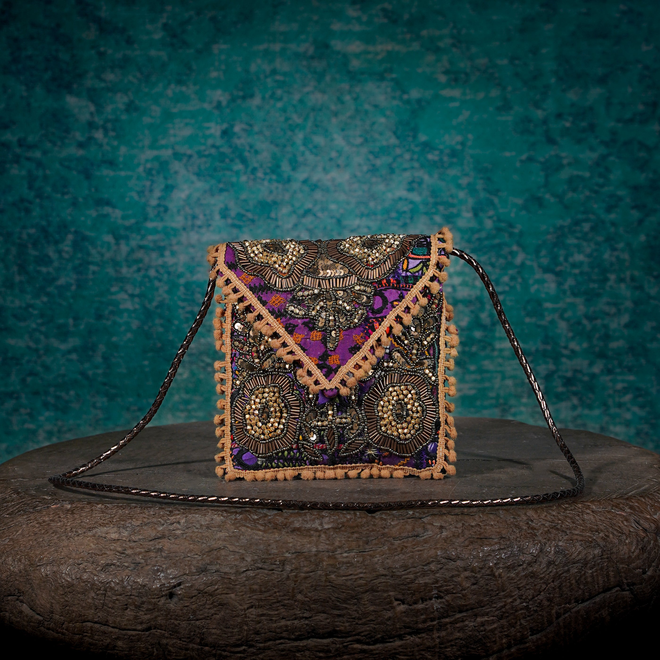 Beige Sitara Minion Clutch 012