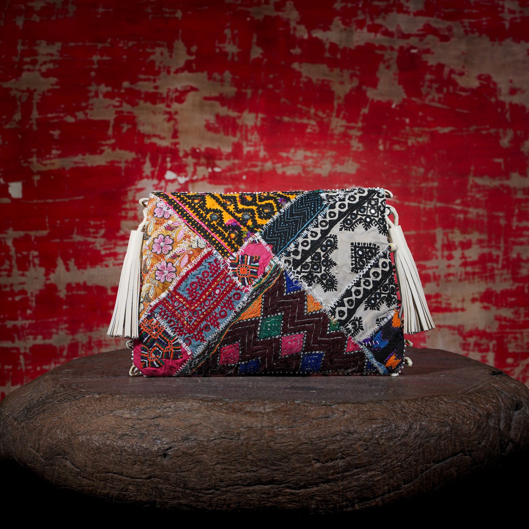 White Thikri Clutch 010