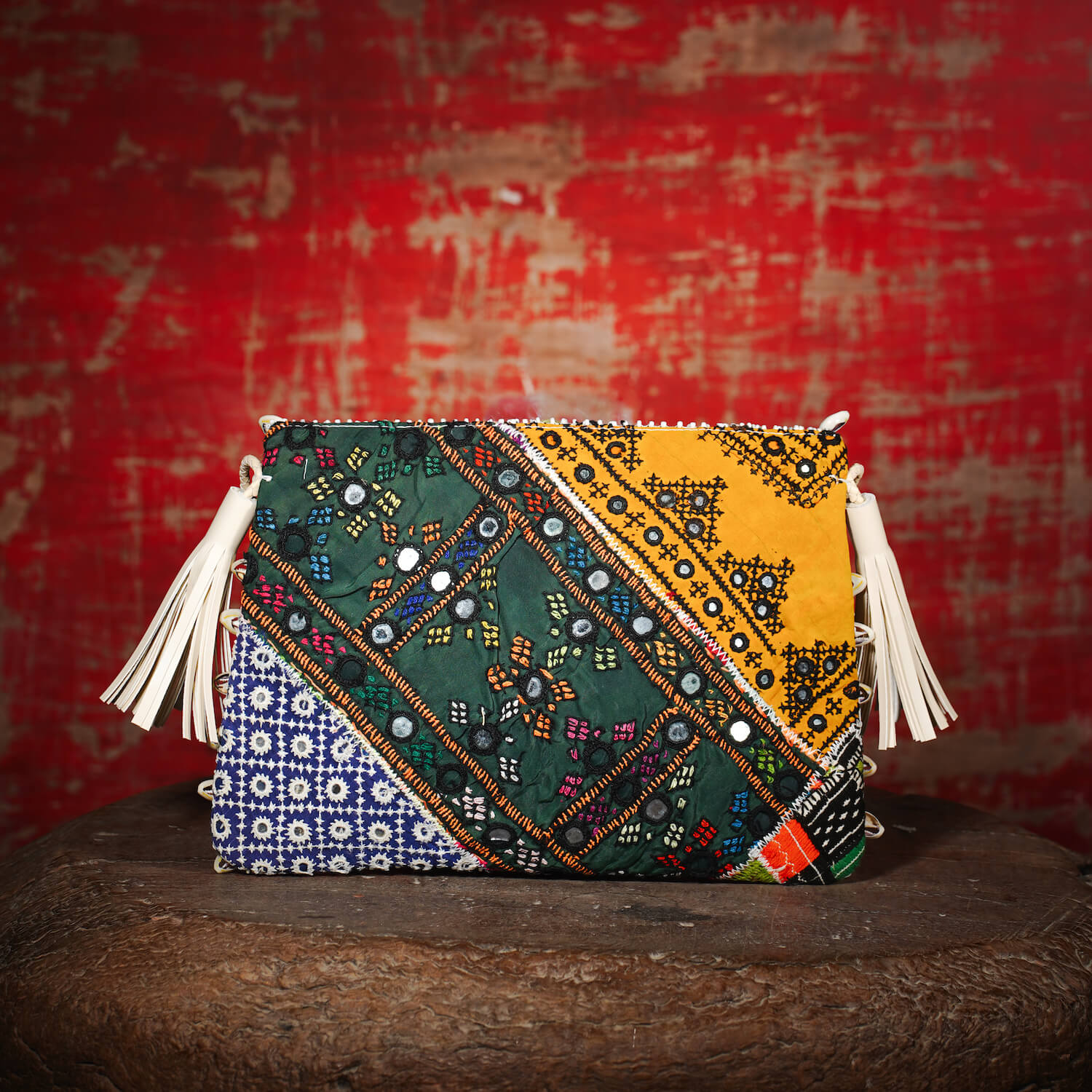 White Thikri Clutch 004